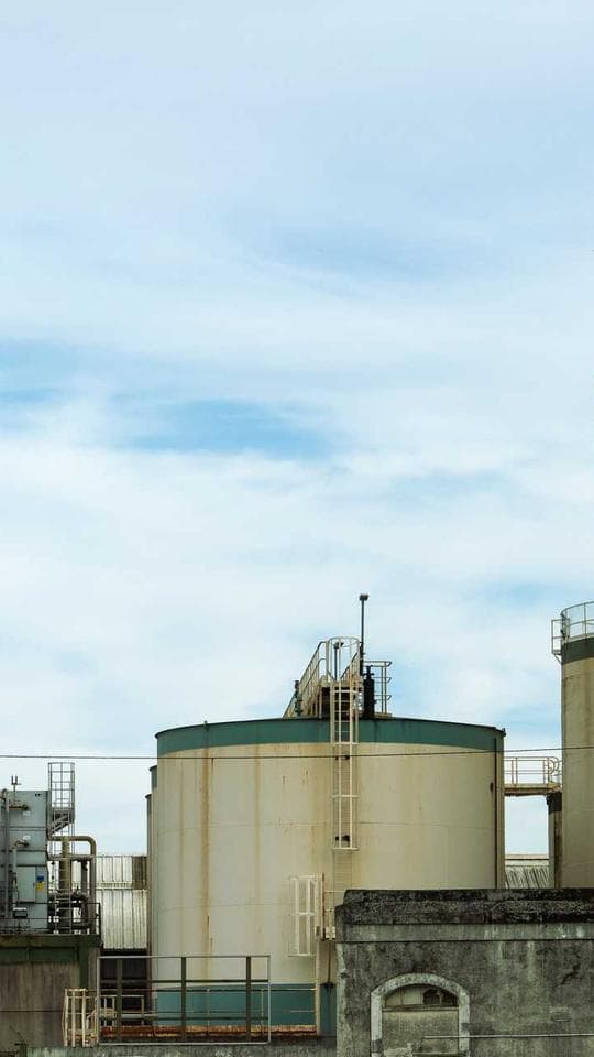 Cam Arasındaki Şehir kapak varyanti 2