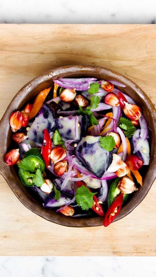 Neon Kablolar Arasında kapagi